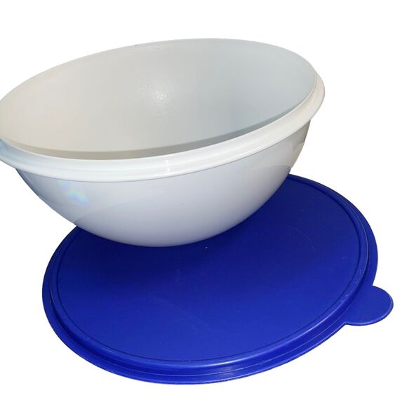 Tupperware 32 Cup Thatsa Mixing Bowl Large 2539A 2540A Blue White Vintage USA - Picture 2 of 12